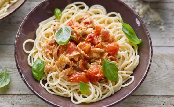Spaghetti au thon et aux tomates-cerises