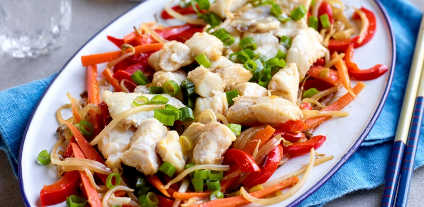 Légumes sautés au poisson à l’asiatique