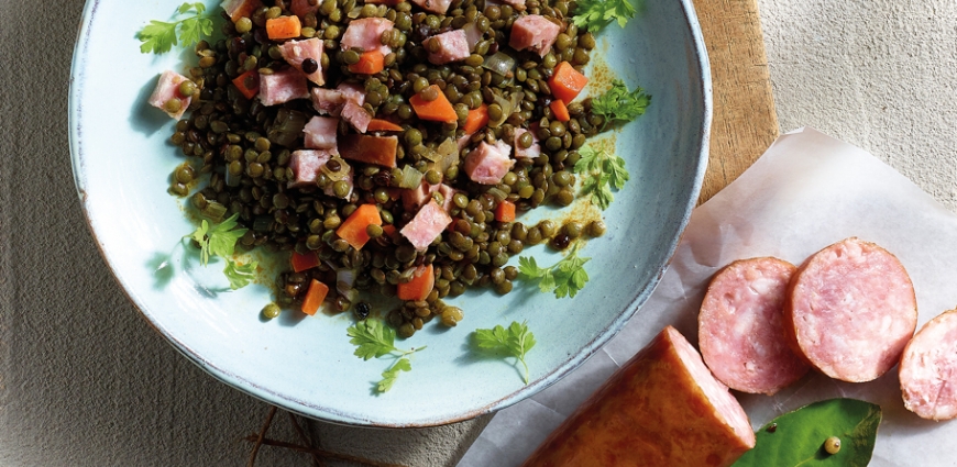 Lentilles du Puy à la saucisse fumée de Morteau