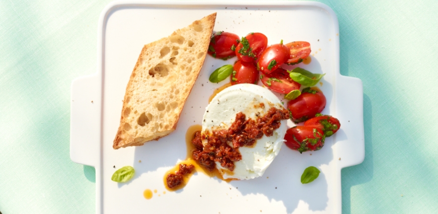 Salade de tomates à la mozzarella de bufflone