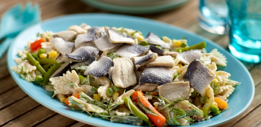 Salade de pâtes aux harengs et à la roquette