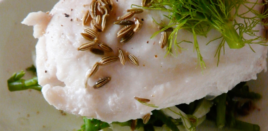 Filet de cabillaud au pastis sur salade de fenouil et passe-pierre