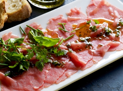 Carpaccio de boeuf aux herbes fraîches