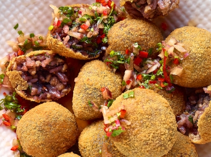 Croquettes apéritives au riz violet