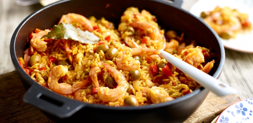 Pilaf aux crevettes et aux olives