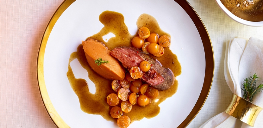 Canard rôti, purée de patates douces et relish de physalis