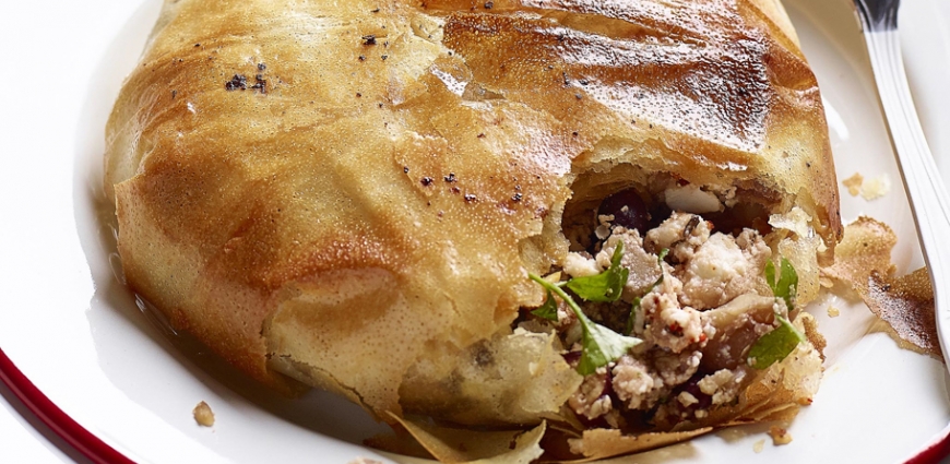 Mini-pastilla aux marrons, fromage manouri et haricots rouges