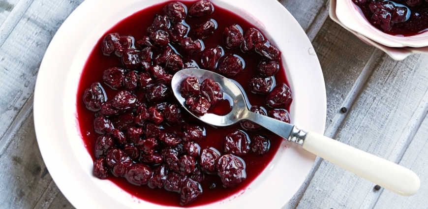 Salsa de cerises au vin rosé et poivre noir