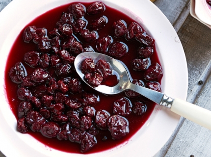 Salsa de cerises au vin rosé et poivre noir