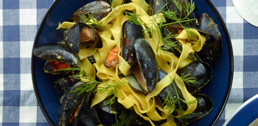 Moules au pastis, pâtes et aïoli