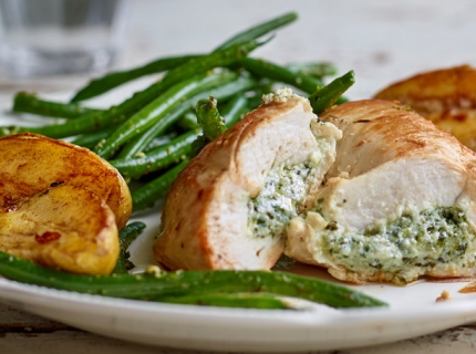 Filets de poulet farcis à la ricotta et au pesto