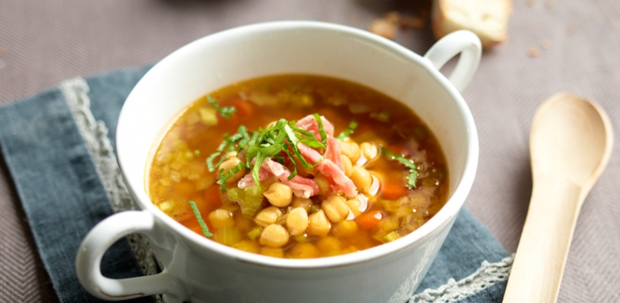 Soupe aux pois chiches, tomates et safran