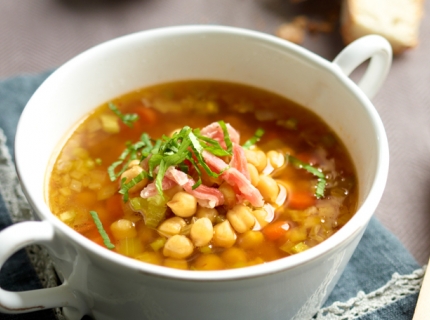 Soupe aux pois chiches, tomates et safran