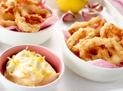 Calamars frits, mayonnaise à l’ail