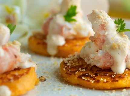 Blinis de patate douce aux langoustines