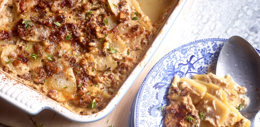 Gratin de pommes de terre au roquefort et aux noix