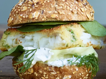 Burger de poisson scandinave