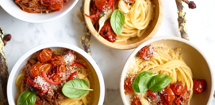 Spaghettis au ragoût de lièvre et tomates confites