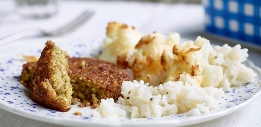 Burgers aux noisettes et gratin de chou-fleur au riz