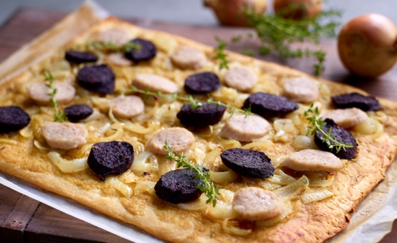 Tarte fine aux oignons et au boudin