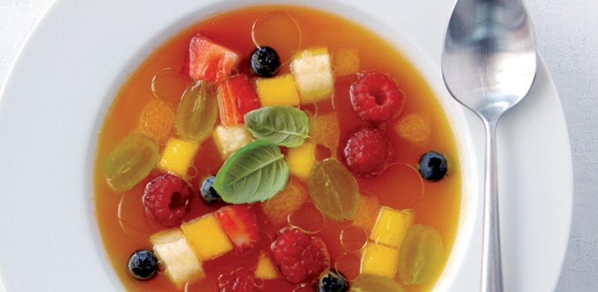 Minestrone de fruits à l’huile d’olive et au basilic