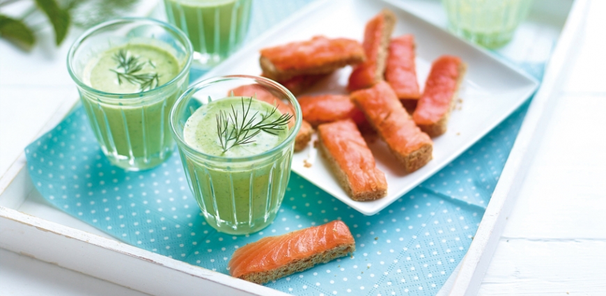 Smoothie aux petits pois et mouillettes au saumon fumé