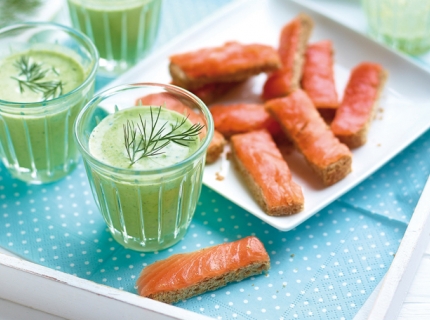 Smoothie aux petits pois et mouillettes au saumon fumé