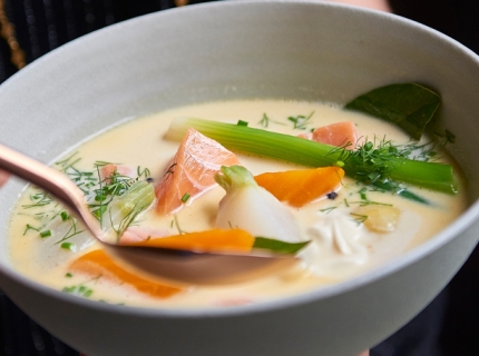 Soupe au saumon et à la crème épaisse