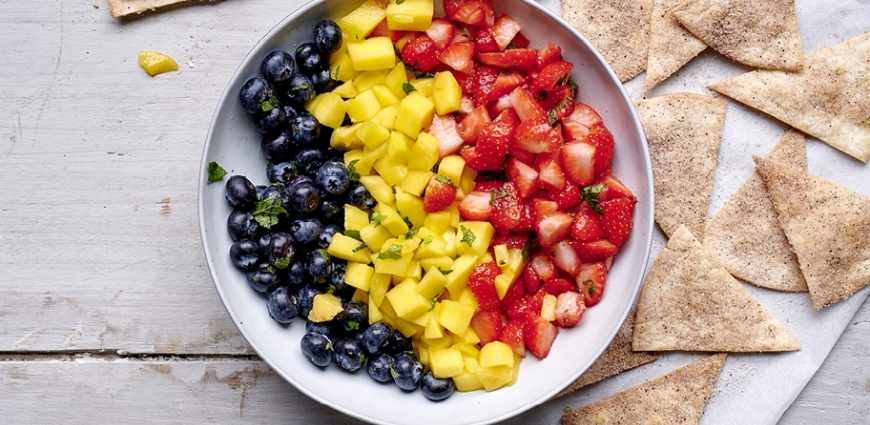 Fruits d’été et tortillas à la cannelle