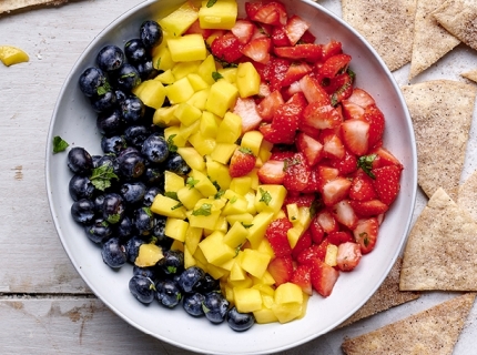 Fruits d’été et tortillas à la cannelle