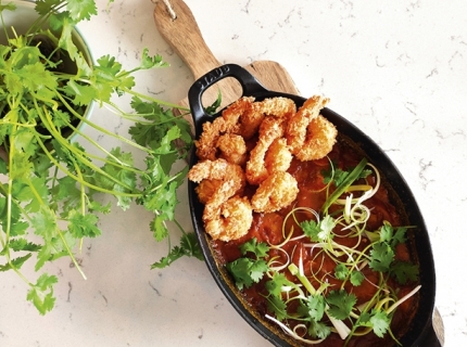 Scampis croustillants et gratin de panais au curry jaune