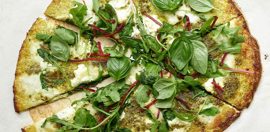  Pizza bianca de chou-fleur et courgette au pesto