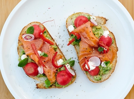 Toast avocat et saumon fumé