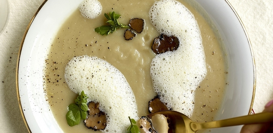  Velouté de topinambours et émulsion à la truffe