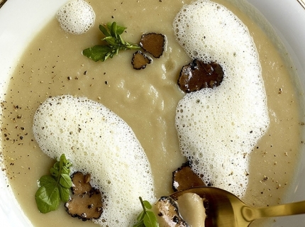  Velouté de topinambours et émulsion à la truffe