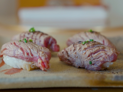 Sushi de boeuf sauce teriyaki à l’ail 