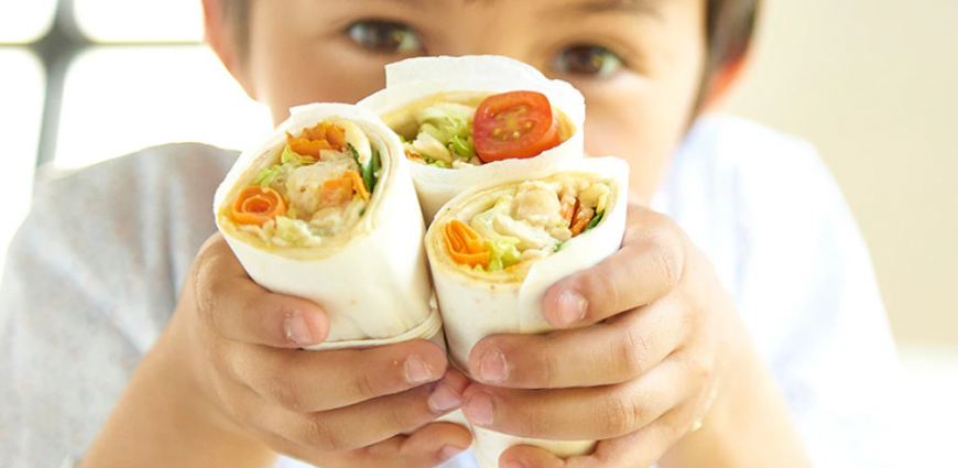  Wrap au poulet, houmous et carotte