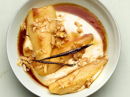  Yaourt aux poires, amandes et sirop au café