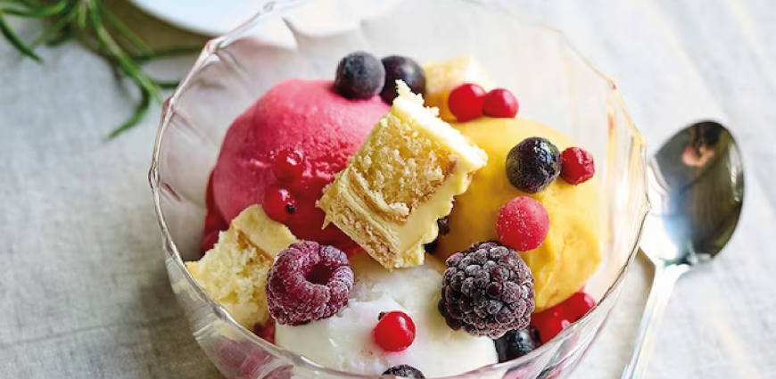 Sorbets aux fruits et dés de bûche de Noël