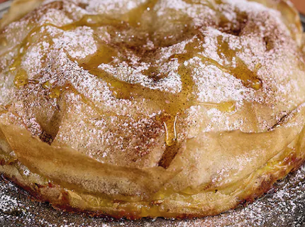 Pastilla au poulet et aux amandes