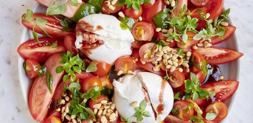 Tomate-burrata et vinaigrette à la fraise