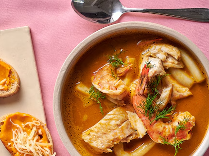 Soupe de poisson façon bouillabaisse et toasts à la rouille
