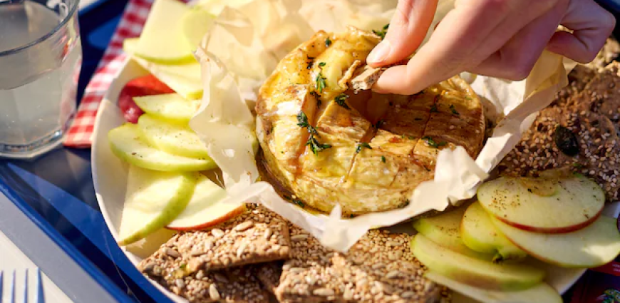 Camembert rôti au miel et au thym